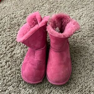 Pink uggs